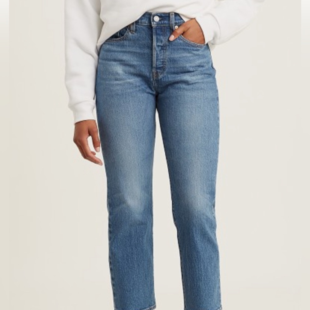 Levi’s Wedgie Straight Leg Jeans High Rise Button Fly 24
